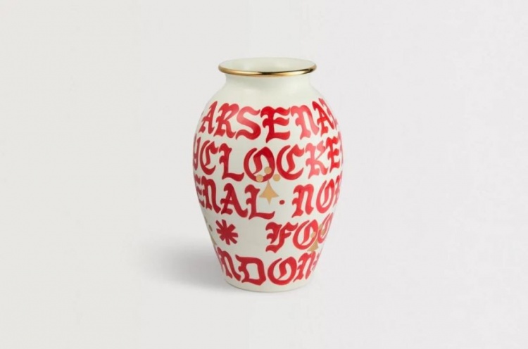 太陽(yáng)報(bào)：阿森納推出花瓶等瓷器的周邊產(chǎn)品，發(fā)售不到一小時(shí)就售罄