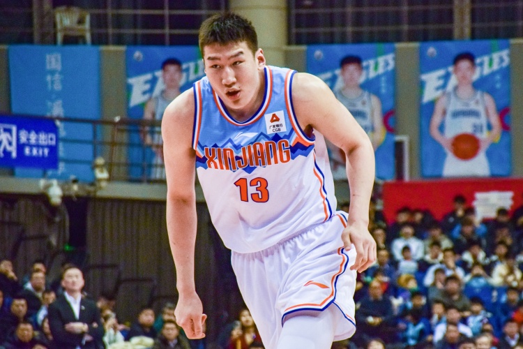 慘當(dāng)徐杰背景板！李炎哲9中2得到12分5板1助 罰球10中8