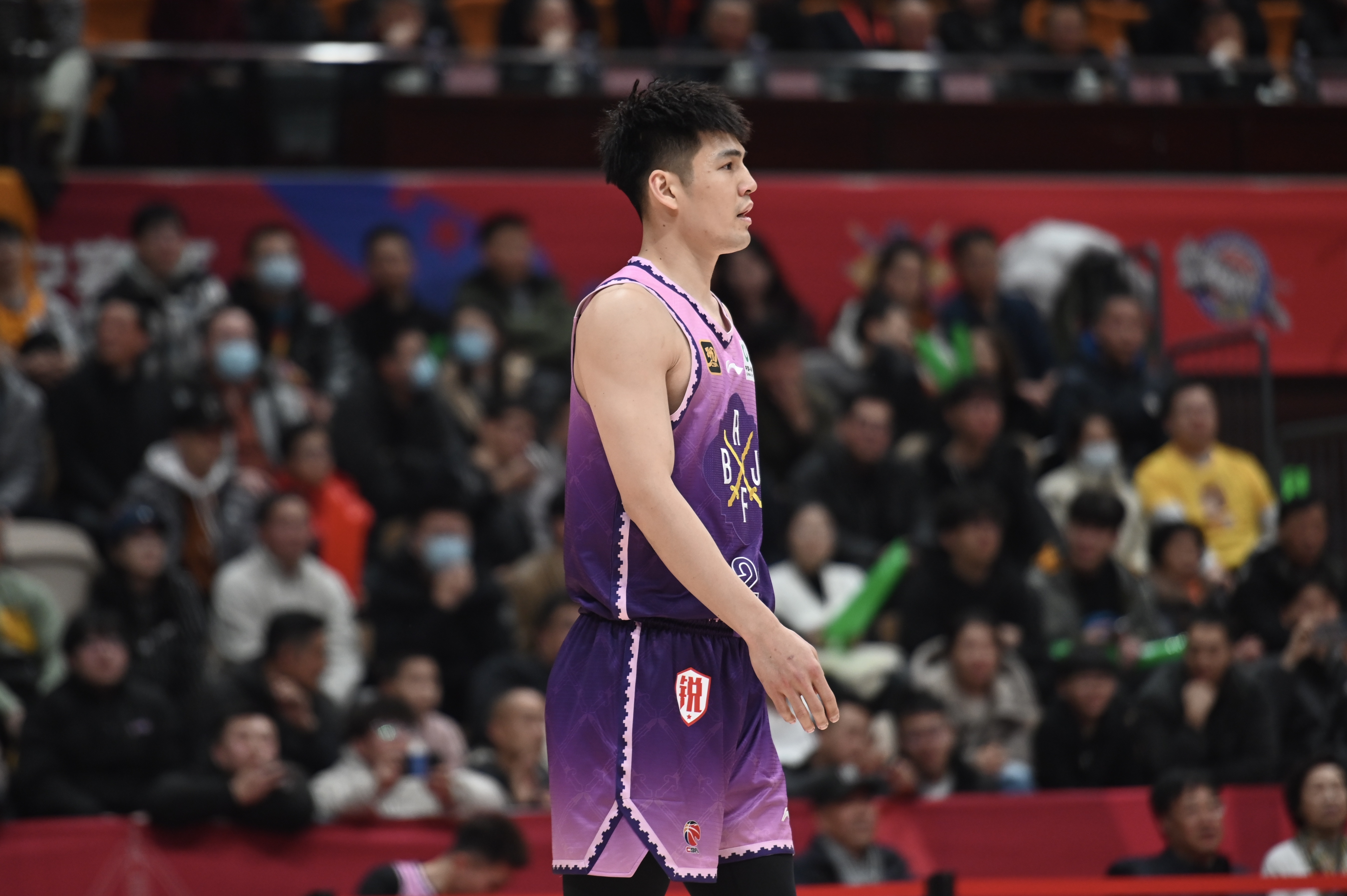 表現(xiàn)可以！陳國豪8中5拿到13分3板1斷