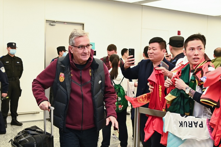 蘇媒：國足仍有爭第二希望，但真的不能再“守”下去了
