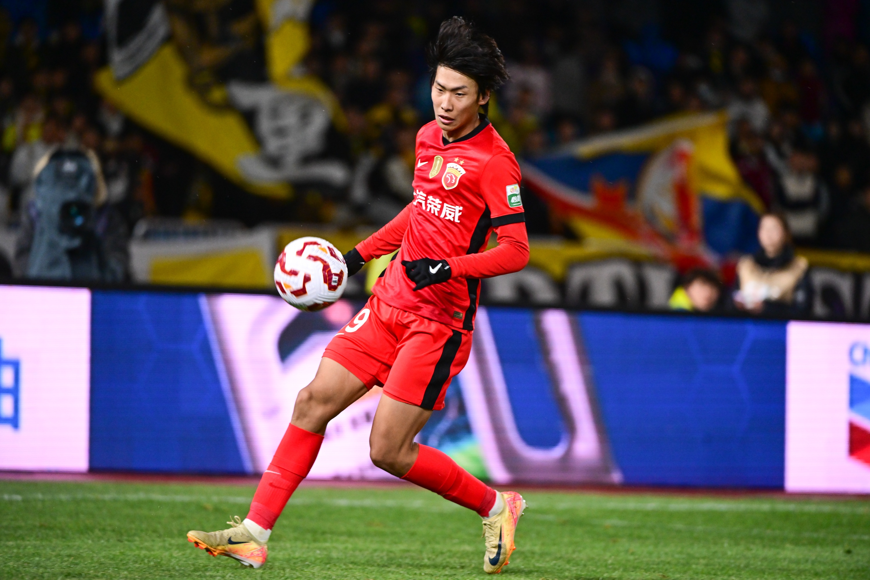 記者：李新翔、王鈺棟也要感謝B名單制度，以前的U23政策是奇葩